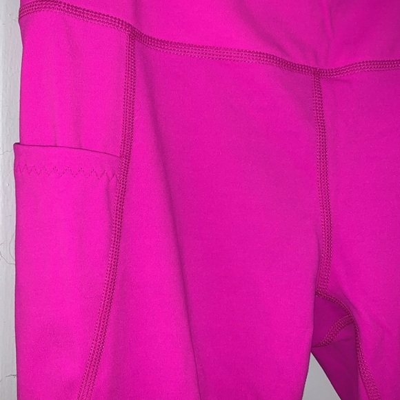 Free People Movement Wave Rider Pocket Leggings in “Living Magenta” NWOT - Picture 8 of 10
